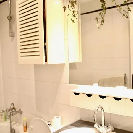Charming Close To Republique Apartment